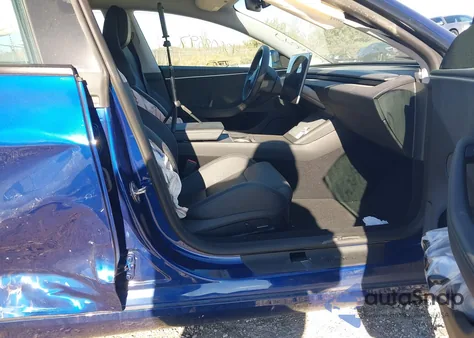 2024 Tesla Model 3 Performance All-Wheel Drive z USA, uszkodzony, nr VIN 5YJ3E1ETXRF795032